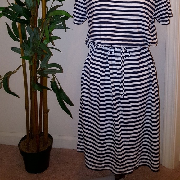 Draw String Dress - Picture 2 of 3